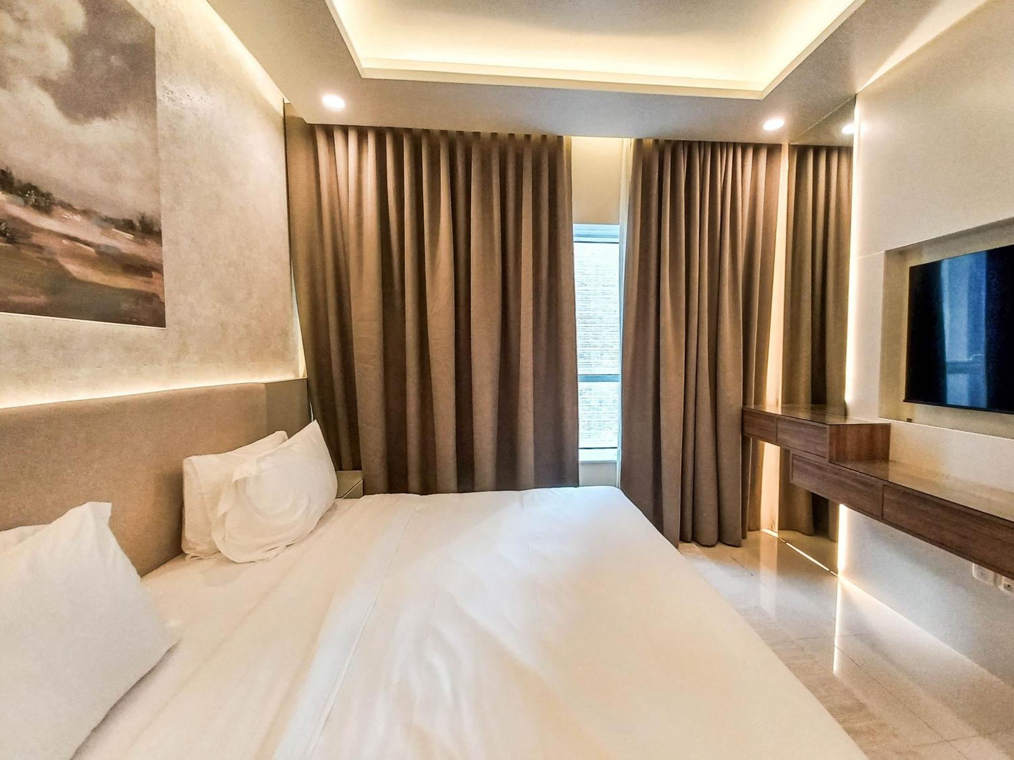 Royal * Abu Dhabi