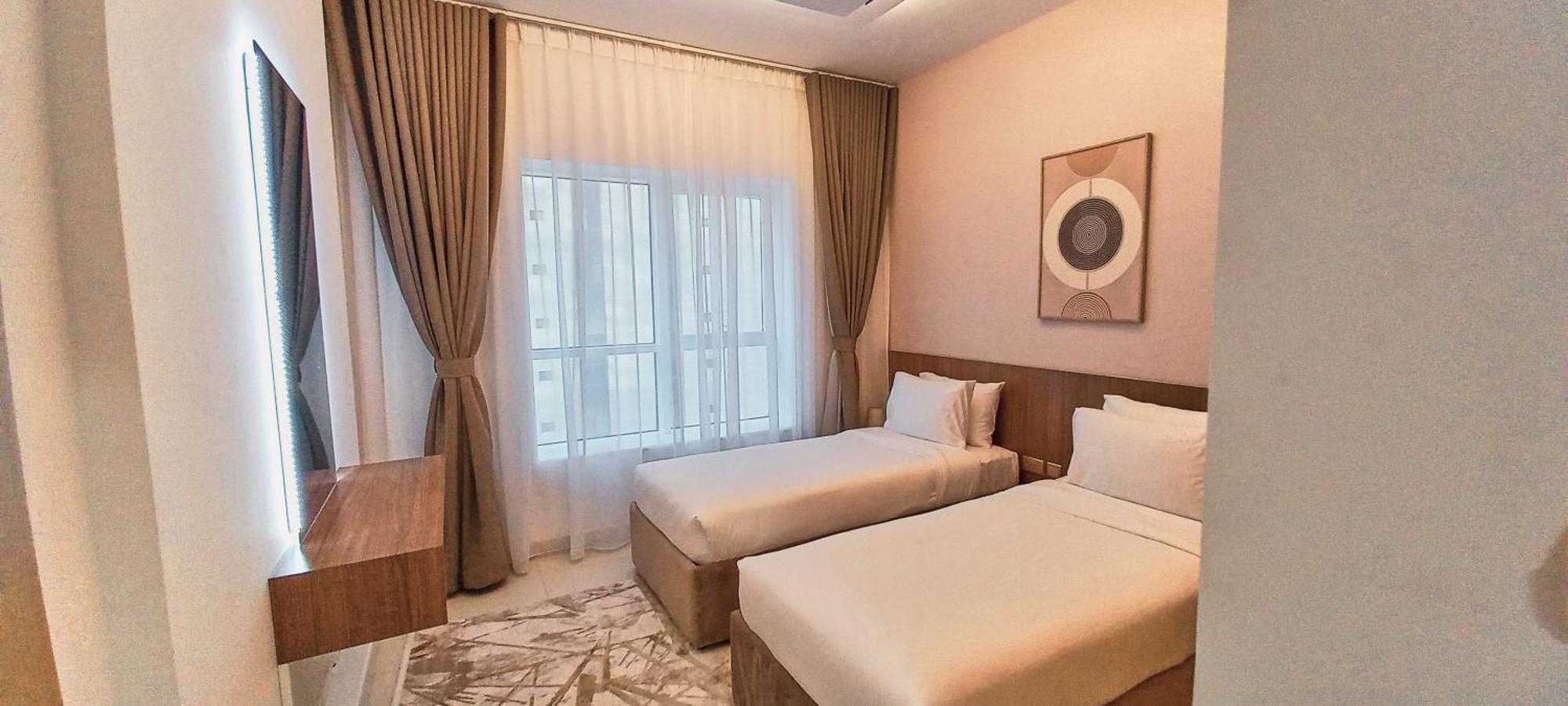 Royal * Abu Dhabi